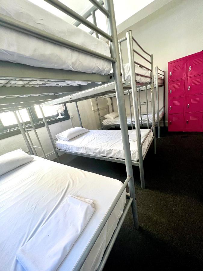 The Downing Hostel Sydney Bagian luar foto