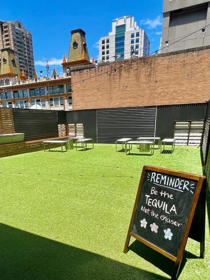 The Downing Hostel Sydney Bagian luar foto