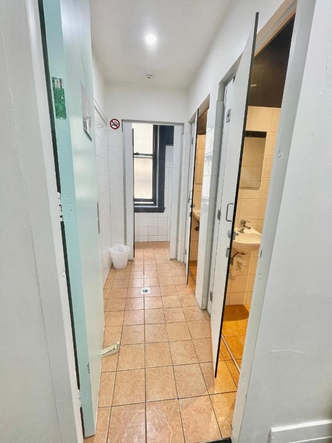 The Downing Hostel Sydney Bagian luar foto