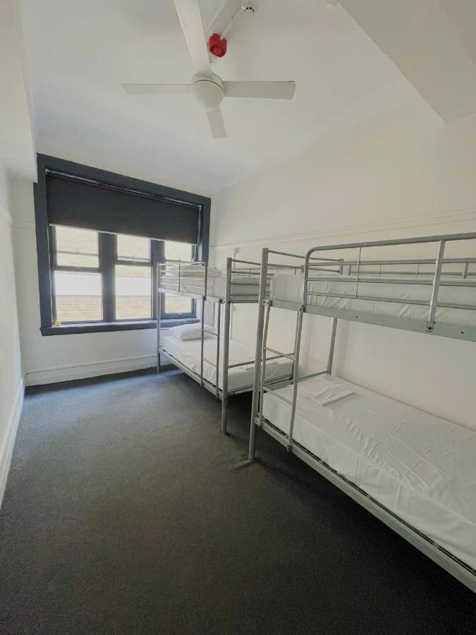 The Downing Hostel Sydney Bagian luar foto