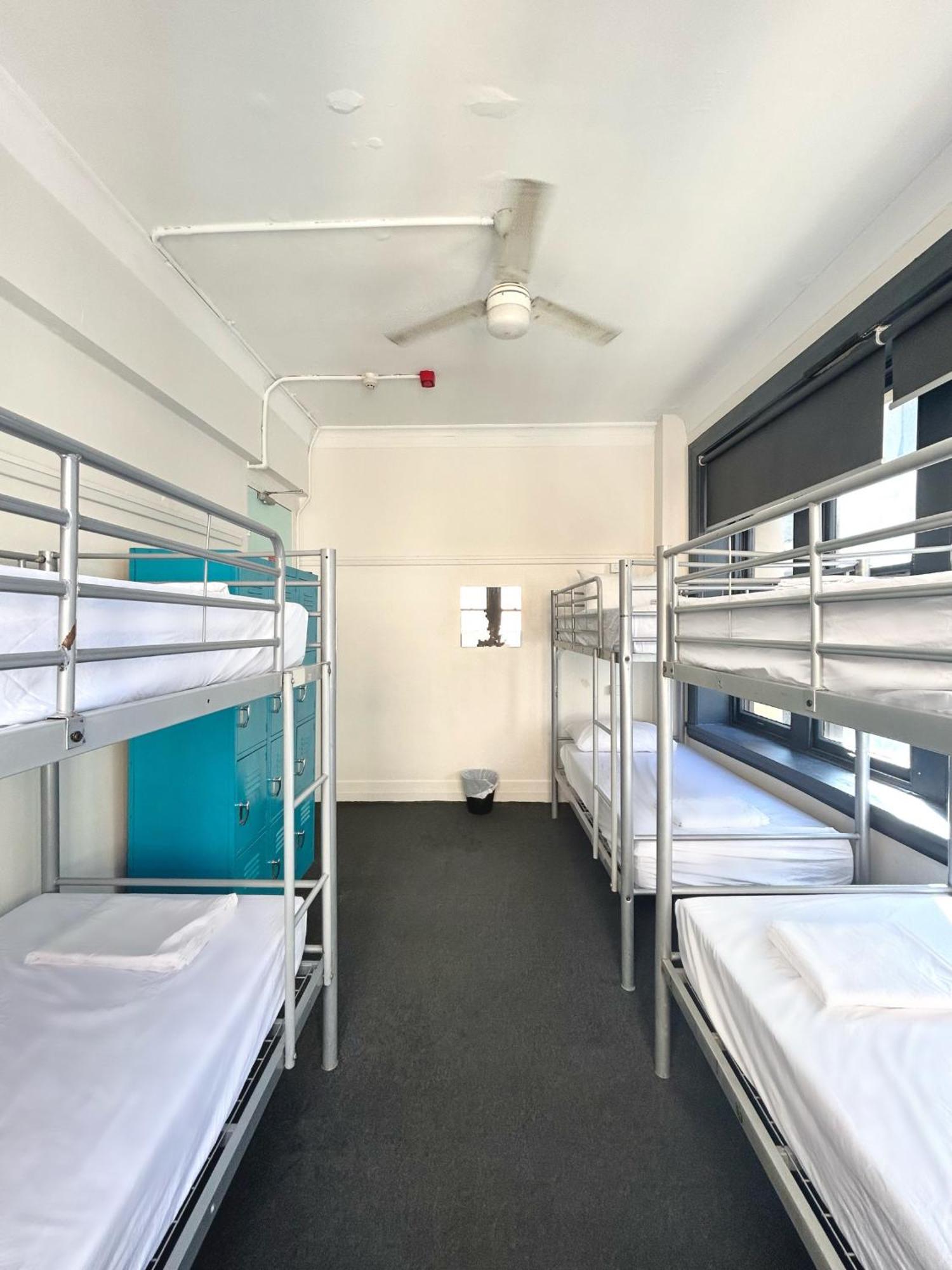 The Downing Hostel Sydney Bagian luar foto